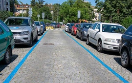Parkovací zóny v Malešicích začnou platit o téměř měsíc později