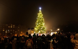 Vánoce na Desítce: Neděle ve znamení vážné hudby, na „Čecháči“ vyroste vánoční městečko