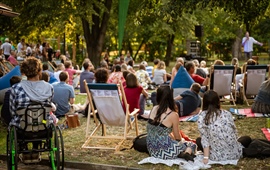 Paraple zve na letní festival „Sejdeme se na zahradě“